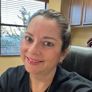 Meet your Posher, Claudia